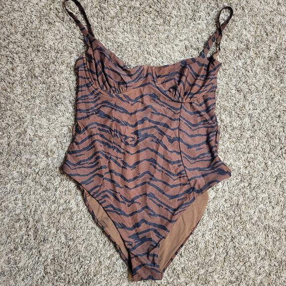 WeWoreWhat Danielle 3.0 One Piece Tiger Stripe Swim Suit Brown Black NWT XL $195 - Picture 1 of 6